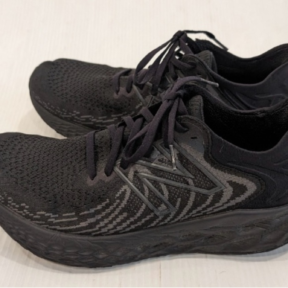 NEW BALANCE Fresh Foam Women's Black Running Shoes size 11